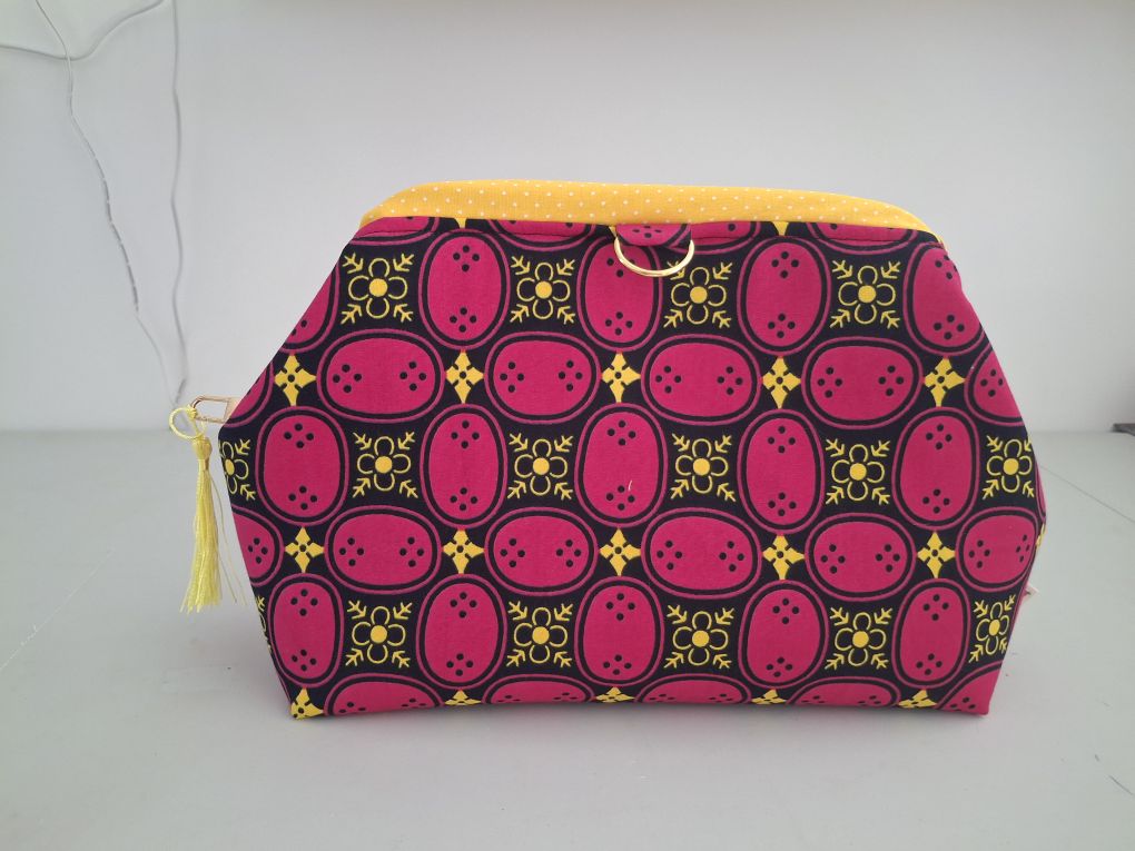 TROUSSE DE TOILLETTE